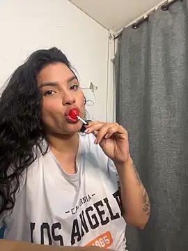 Snapshot of lolaa_staars chatting on October 2025 05:29:01 AM lolaa staars online show from October 2025 05:29:01 AM