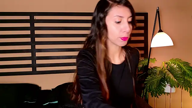 luna willians online show from June 2026 01:25:02 PM