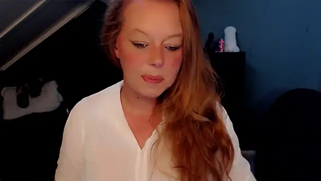 Snapshot of roxanna24 chatting on June 2026 07:48:01 PM roxanna24 online show from June 2026 07:48:01 PM