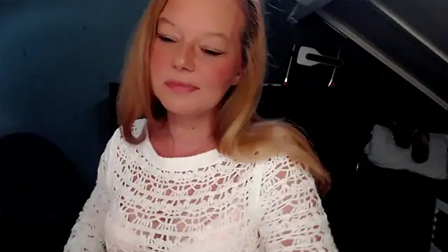 Snapshot of roxanna24 chatting on June 2026 05:48:01 PM roxanna24 online show from June 2026 05:48:01 PM