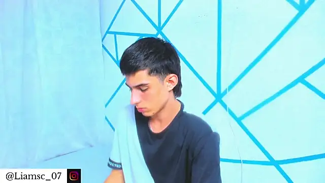 Snapshot of liam_scott77 chatting on November 2025 08:31:01 PM liam scott77 online show from November 2025 08:31:01 PM