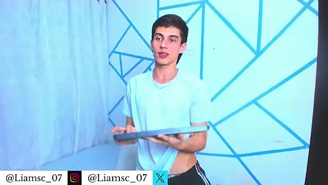 Snapshot of liam_scott77 chatting on November 2025 01:38:01 AM liam scott77 online show from November 2025 01:38:01 AM