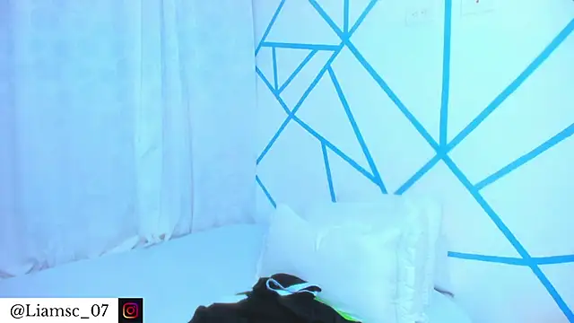 Snapshot of liam_scott77 chatting on December 2025 11:11:01 PM liam scott77 online show from December 2025 11:11:01 PM