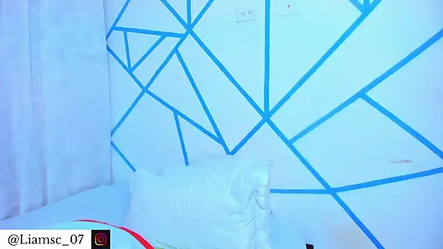 Snapshot of liam_scott77 chatting on December 2025 01:04:02 AM liam scott77 online show from December 2025 01:04:02 AM