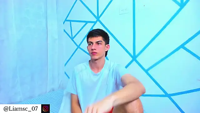 Snapshot of liam_scott77 chatting on February 2026 01:37:01 AM liam scott77 online show from February 2026 01:37:01 AM