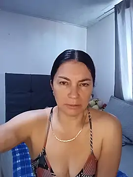 renata hot1 online show from June 2026 06:45:01 PM