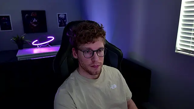 BlueEyedTallGuy94 online show from February 2026 09:57:02 PM