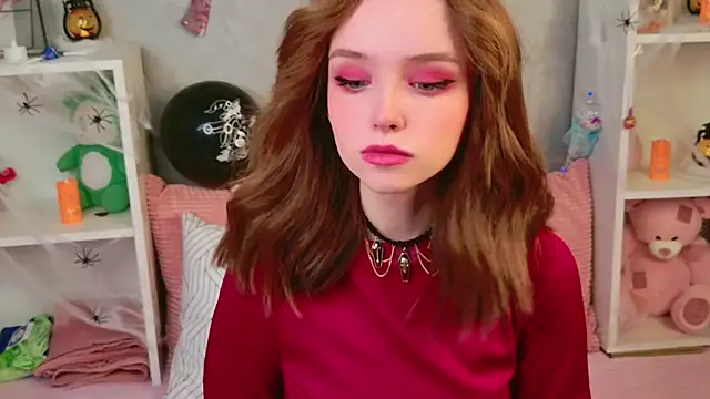 b4by LoL1 online show from October 2025 09:21:02 AM