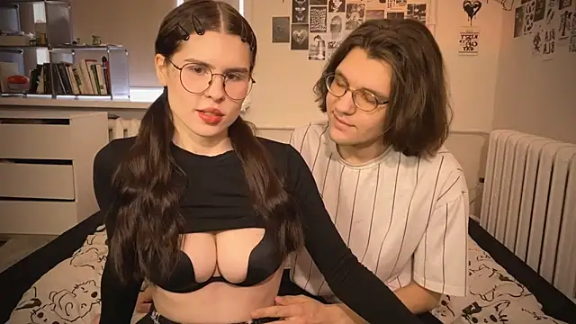 Snapshot of passiondesire_ chatting on March 2026 08:40:02 AM passiondesire online show from March 2026 08:40:02 AM