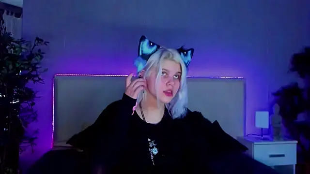 JoannLowe online show from January 2025 08:51:01 PM