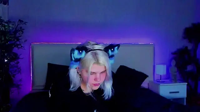 JoannLowe online show from January 2025 09:10:01 PM