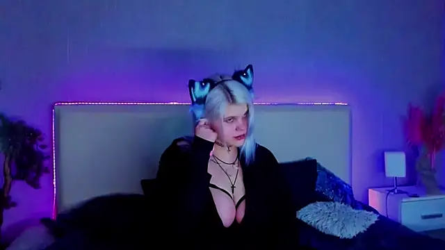 JoannLowe online show from February 2025 08:31:02 PM