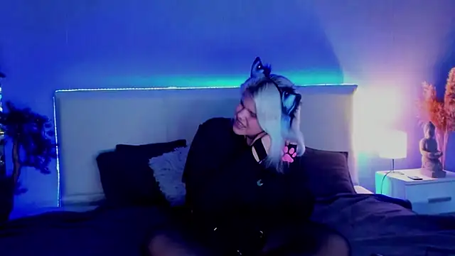 JoannLowe online show from March 2025 08:15:02 PM