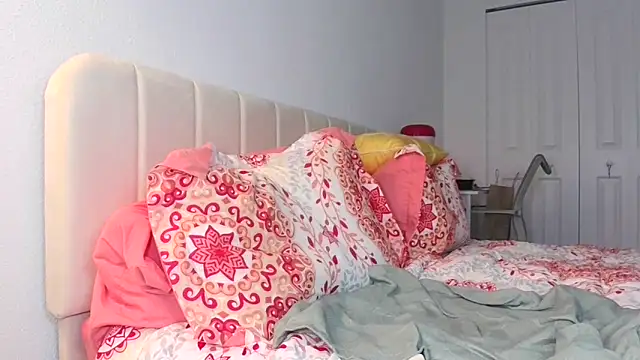 Snapshot of MistressLava_Femdom chatting on February 2026 01:04:01 PM MistressLava Femdom online show from February 2026 01:04:01 PM