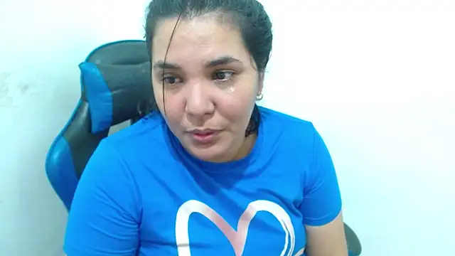 Snapshot of sinay024 chatting on August 2026 05:37:02 PM sinay024 online show from August 2026 05:37:02 PM