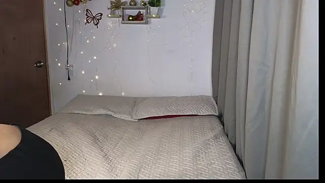 Snapshot of hikary_hall chatting on January 2025 04:37:02 AM hikary hall online show from January 2025 04:37:02 AM