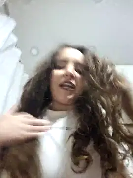 Snapshot of LineaDemie chatting on October 2025 06:21:01 PM LineaDemie online show from October 2025 06:21:01 PM