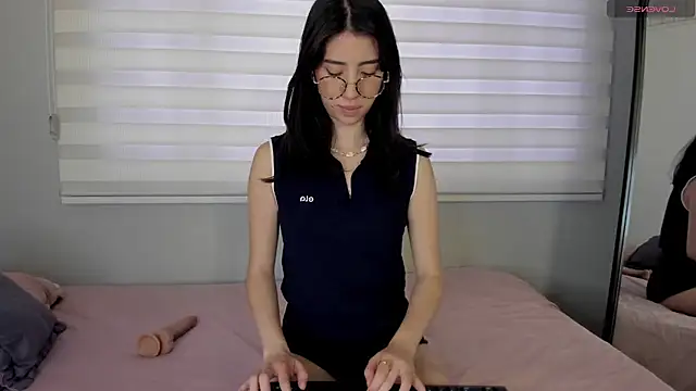 Catyloves online show from October 2025 03:54:01 PM