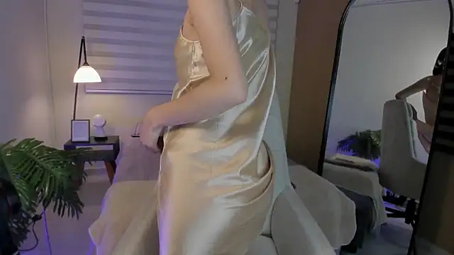 Catyloves online show from April 2026 10:18:02 PM
