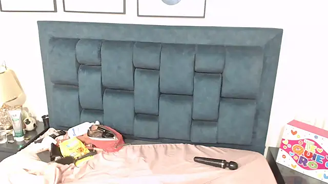 Snapshot of Sophia-Smith2 chatting on February 2025 10:20:01 PM Sophia-Smith2 online show from February 2025 10:20:01 PM