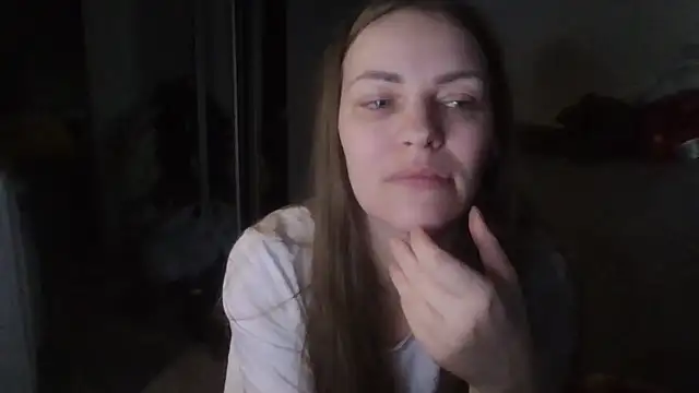 AnnaDiamond1 online show from April 2026 10:44:02 PM