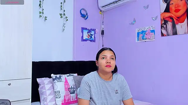 Snapshot of sara_mendez2 chatting on September 2025 10:53:02 PM sara mendez2 online show from September 2025 10:53:02 PM