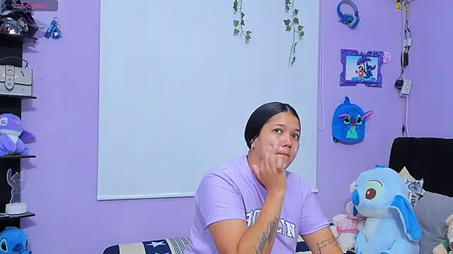 Snapshot of sara_mendez2 chatting on October 2025 11:17:02 PM sara mendez2 online show from October 2025 11:17:02 PM