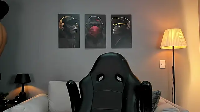 ApoloMakris online show from November 2025 05:15:01 PM