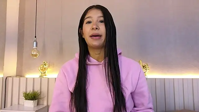 Snapshot of Aida_moreno chatting on March 2026 11:38:01 AM Aida moreno online show from March 2026 11:38:01 AM