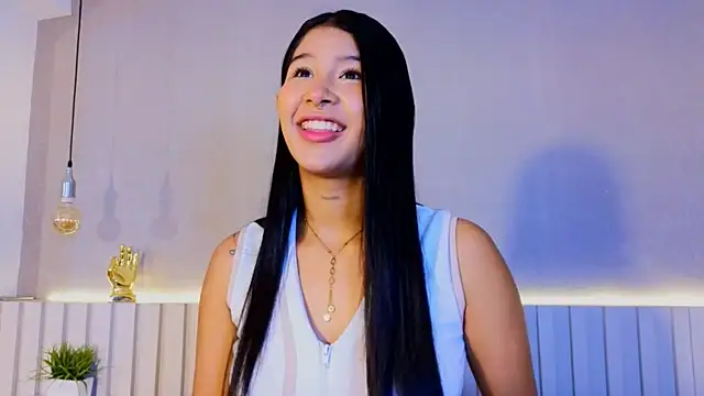 Snapshot of Aida_moreno chatting on March 2026 12:05:01 PM Aida moreno online show from March 2026 12:05:01 PM