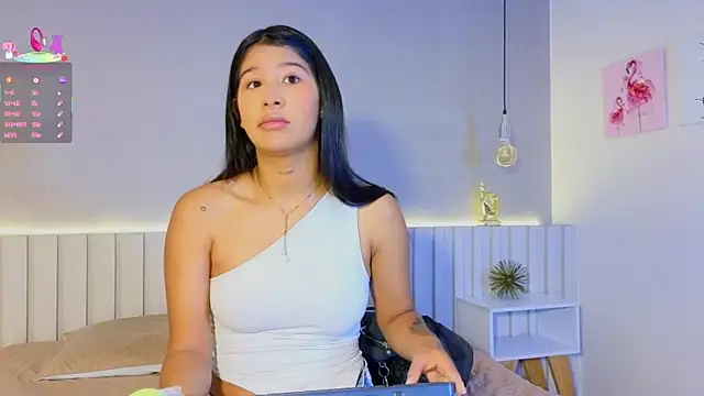 Snapshot of Aida_moreno chatting on March 2026 11:43:02 AM Aida moreno online show from March 2026 11:43:02 AM