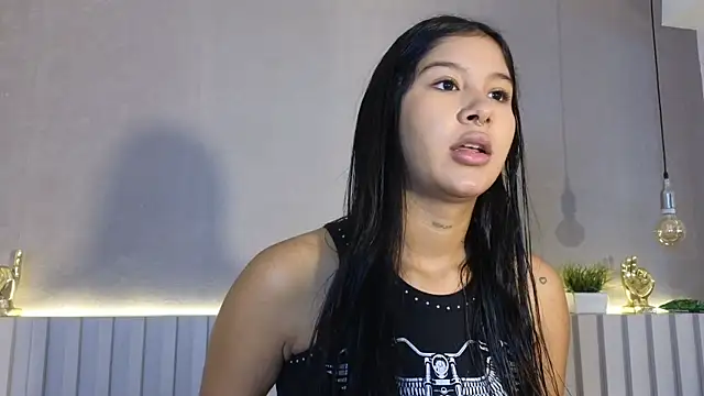 Snapshot of Aida_moreno chatting on April 2026 11:08:01 AM Aida moreno online show from April 2026 11:08:01 AM