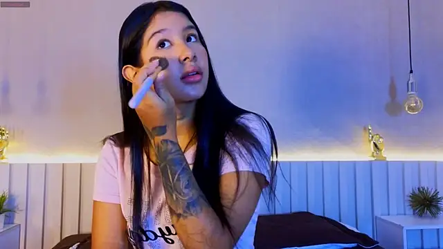 Snapshot of Aida_moreno chatting on April 2026 11:21:02 AM Aida moreno online show from April 2026 11:21:02 AM