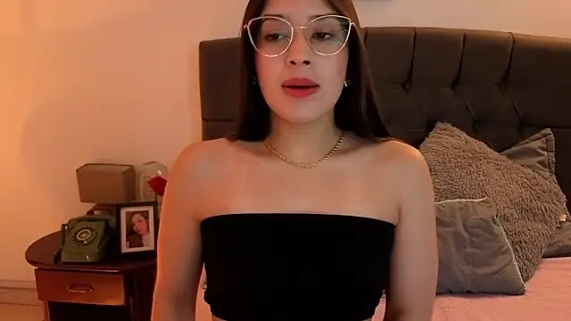 Snapshot of Emma_Lombardi chatting on November 2025 01:33:02 PM Emma Lombardi online show from November 2025 01:33:02 PM