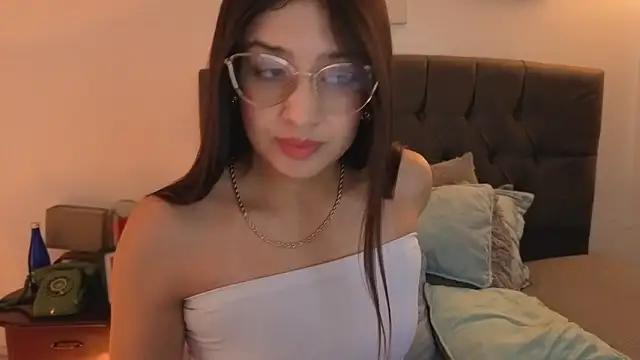 Snapshot of Emma_Lombardi chatting on December 2025 12:45:01 PM Emma Lombardi online show from December 2025 12:45:01 PM