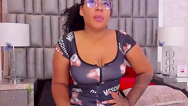 Snapshot of MelannyTylor chatting on December 2024 09:39:02 AM MelannyTylor online show from December 2024 09:39:02 AM