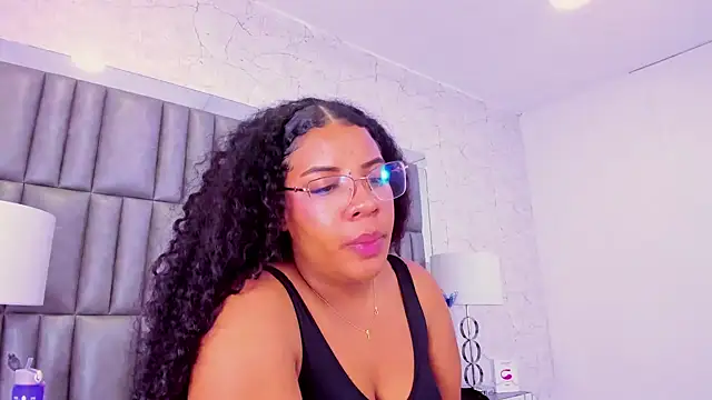 Snapshot of MelannyTylor chatting on December 2024 09:54:02 AM MelannyTylor online show from December 2024 09:54:02 AM