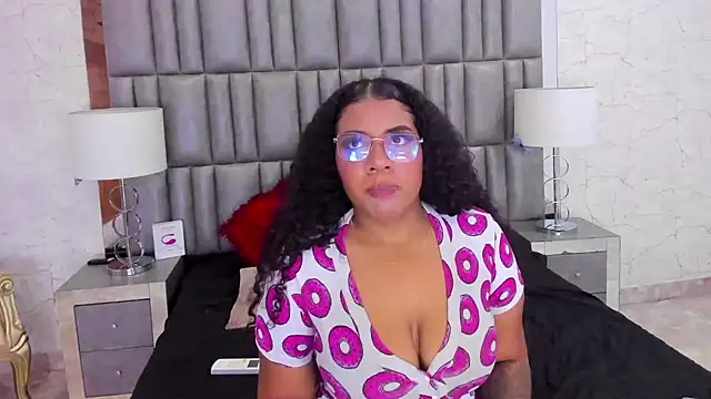 Snapshot of MelannyTylor chatting on January 2025 04:05:01 AM MelannyTylor online show from January 2025 04:05:01 AM