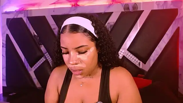 Snapshot of MelannyTylor chatting on October 2025 12:24:02 AM MelannyTylor online show from October 2025 12:24:02 AM