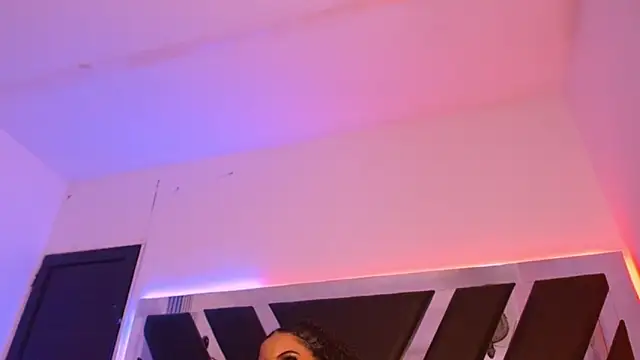 Snapshot of MelannyTylor chatting on November 2025 05:51:02 AM MelannyTylor online show from November 2025 05:51:02 AM