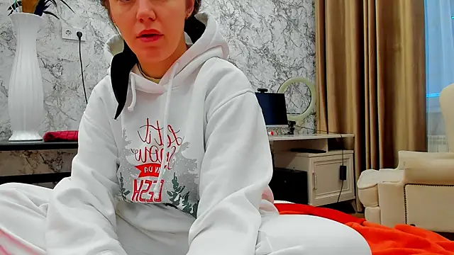 Snapshot of foxy_blond chatting on February 2026 12:52:02 AM foxy blond online show from February 2026 12:52:02 AM