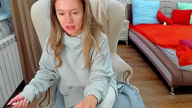 Snapshot of foxy_blond chatting on February 2026 12:22:02 AM foxy blond online show from February 2026 12:22:02 AM