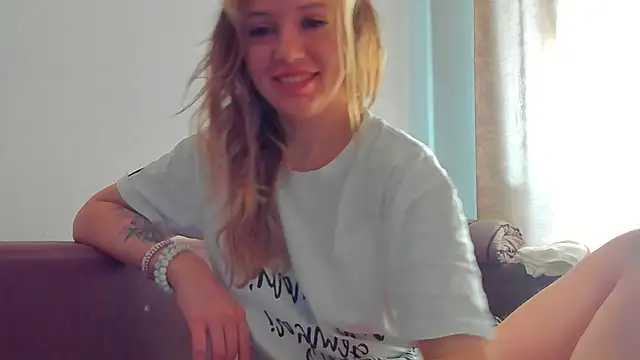 foxy blond online show from April 2026 12:50:01 AM