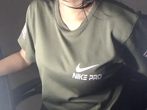 Snapshot of DevilErin chatting on January 2026 03:50:01 PM DevilErin online show from January 2026 03:50:01 PM