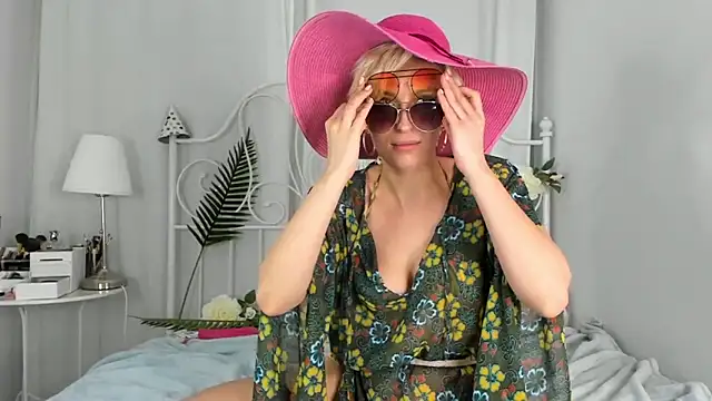 SakuFox online show from November 2025 10:20:02 PM