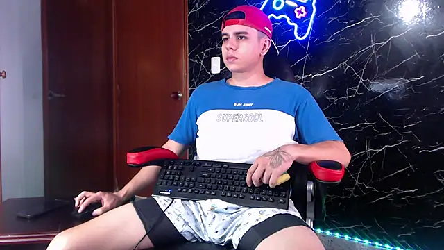 Snapshot of maty_hardx chatting on January 2025 08:18:01 PM maty hardx online show from January 2025 08:18:01 PM