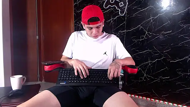 Snapshot of maty_hardx chatting on January 2025 11:44:02 AM maty hardx online show from January 2025 11:44:02 AM