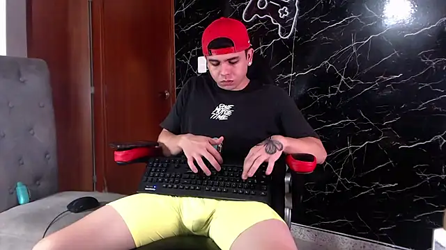 Snapshot of maty_hardx chatting on March 2025 01:45:01 PM maty hardx online show from March 2025 01:45:01 PM