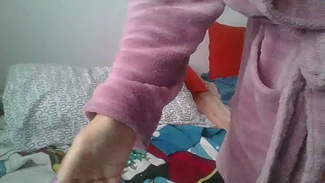 Snapshot of hairygirl80 chatting on October 2025 12:06:02 PM hairygirl80 online show from October 2025 12:06:02 PM