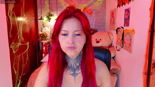 Snapshot of meghan_nill chatting on October 2025 03:06:01 AM meghan nill online show from October 2025 03:06:01 AM